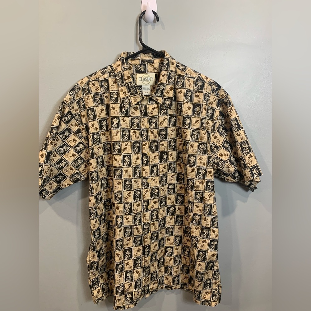 Classics Black and Tan Casual Button Down Shirt with Pineapple Pattern